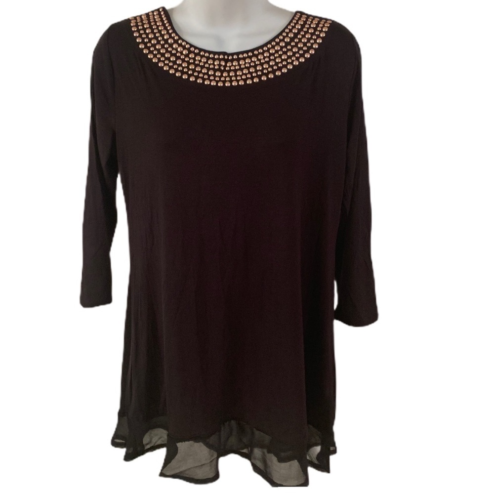 STUDDED FASHION TOP